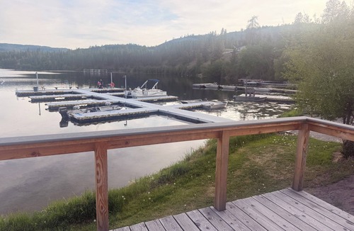 Republic Cabin | Peaceful Lakefront Studio With Stunning Dock & Water Views at Tiffanys Resort