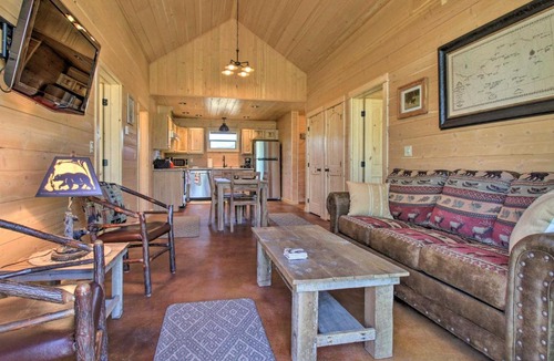 Livingston House | Peaceful Mtn Retreat ~ 43 Mi to Yellowstone!