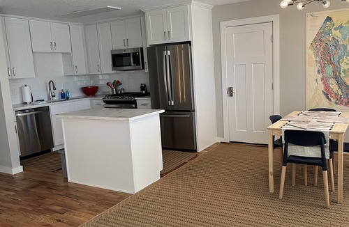 Mount Scott-Arleta House | Peaceful, Newly Renovated Home Away From Home