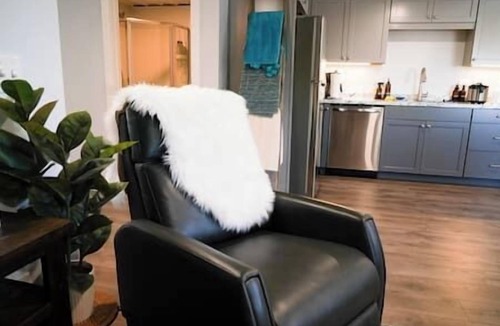 Four Corners Apartment | Peaceful Private Loft in Central Location