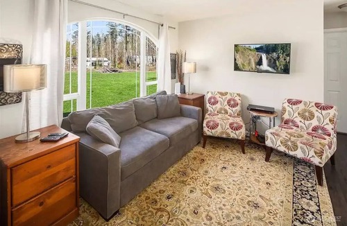 Ferndale House | Peaceful retreat 10 mi to beach and border. Pet friendly.