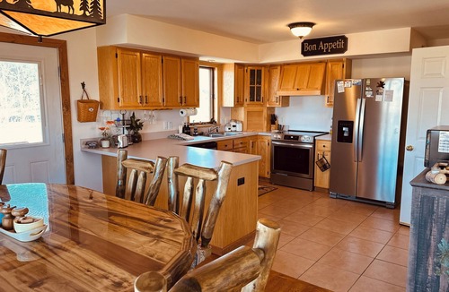 Hartsel Cabin | Peaceful Rustic Mountain Getaway-Aspen Peaks Retreat