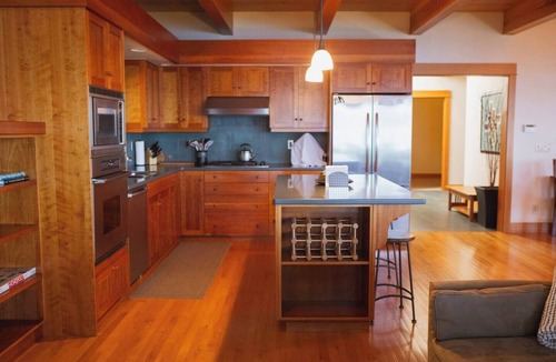 Lummi Island House | Peaceful Seaside-Woodland Escape