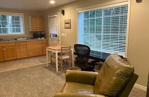 Eugene Apartment | Peaceful studio close to town - Only 20 minutes to U of O!