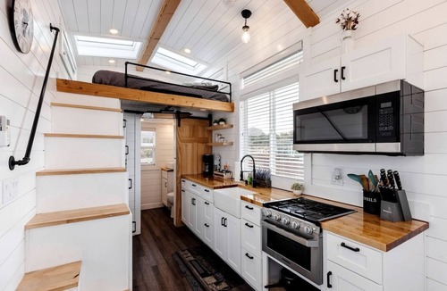 Apple Valley Cabin | Peaceful Tiny House Fully Equipped in Apple Valley, Utah