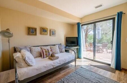 West Sedona House | Peaceful Upscale Private CASITA walk to Trails