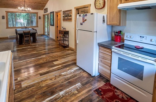 Joseph House | Peaceful Wallowa Lake Cabin Near State Park