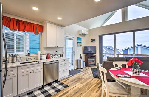Yachats Apartment | Peaceful Winter Retreat: Oregon Coastline Beach!