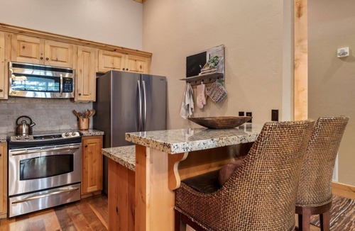 Victor Condo | Pear-a-dise Condo includes Bronze Buffalo Ranch private amenity access