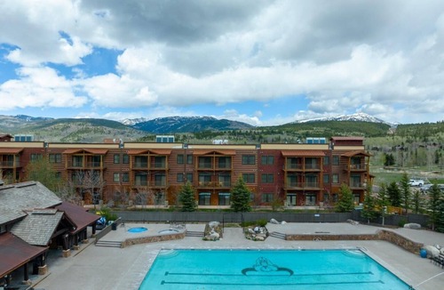 Victor Condo | Pear-a-dise Condo includes Bronze Buffalo Ranch private amenity access