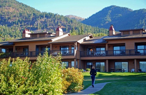 Hope Apartment | Pend Oreille Shores Resort E29 condo