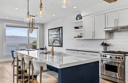 Sandpoint Condo | Penthouse w/Private Beach - Seasons at Sandpoint