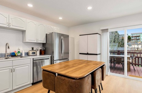 Riverview House | Perch - AC Home w/Sauna, Hot tub & Outdoor Seating!