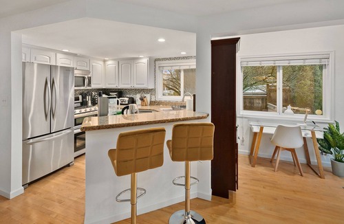 Magnolia House | Perch - Magnolia Manor: Cozy 3bd Family Retreat