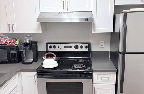 Silverdale Apartment | Perfect 2-bedroom + 2 -bathroom Apt in peaceful Silverdale for your getaway