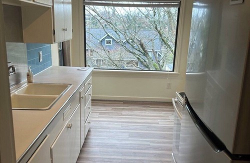Magnolia Apartment | Perfect 2-bedroom apartment in Magnolia Seattle neighborhood