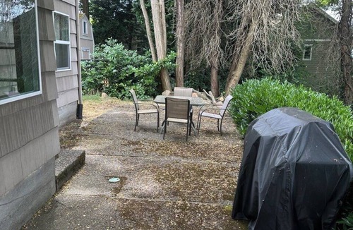 Magnolia Apartment | Perfect 2-bedroom apartment in Magnolia Seattle neighborhood