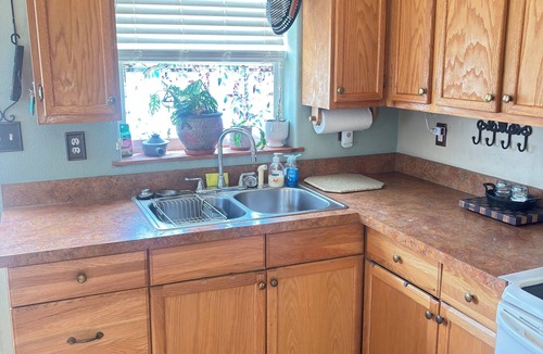 Boulder House | Perfect 2-bedroom pet friendly house with large yard and a/c in charming Boulder