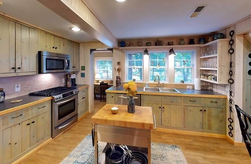 Levering House | Perfect for Making Memories with Extended Families or Group