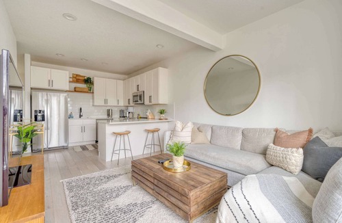 Hosford-Abernethy House | Perfect Ladd's Addition Loft - Breweries & Bars