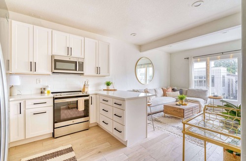 Hosford-Abernethy House | Perfect Ladd's Addition Loft - Breweries & Bars