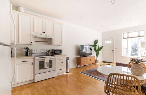 Hosford-Abernethy House | Perfect Ladd's Addition Loft - Breweries & Bars