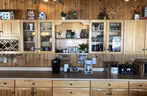 Donnelly Cabin | Perfect lakeside getaway, sandy beach-great for families and friends!