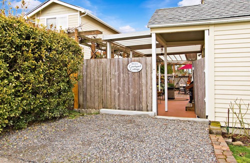 Enumclaw House | Perfect location to an outdoor paradise.