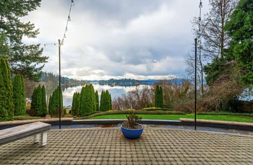 Bremerton Apartment | Perfect place to stay for the Major international sporting event. Ferry access only a few mins away!