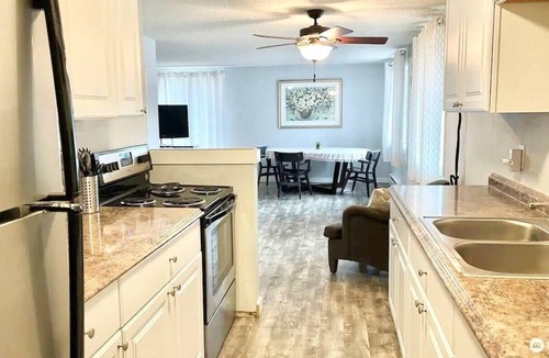 Lakewood Apartment | Perfect Private Retreat Near Beaches & Downtown!
