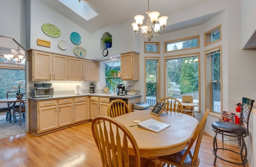 Bonney Lake House | Pet & Family Friendly Bonney Lake Home: Game Room
