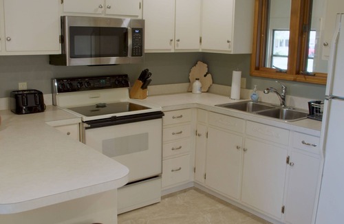 Birch Run Township House | Pet friendly! 3 bedroom, 1.5 bath, close to Frankenmuth and Birch Run
