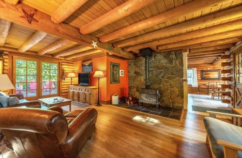 Hood River House | Pet-Friendly Baja Norte Home with Xbox and Board Game