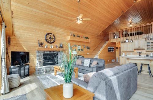 Mammoth Creek House | Pet-Friendly Cabin < 1 Mi to Panguitch Lake!