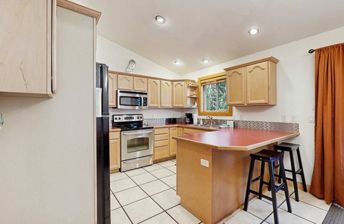 Donnelly House | Pet-Friendly Cabin, Fenced Yard, Near Lake