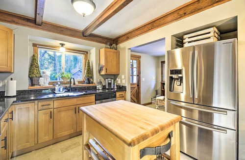 Fox Island Cabin | Pet-Friendly Cabin: Minutes to Gig Harbor!
