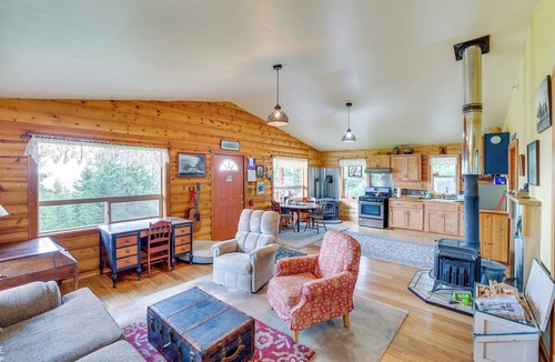 Enterprise Cabin | Pet-Friendly Cabin on 10 Acres in Joseph: Private!