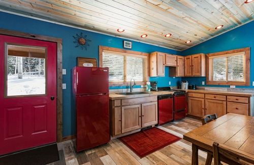 Purgatory House | Pet Friendly Cabin on Pond on 1 Acre - Hot Tub - 2 Miles from Purgatory