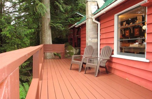 Baring Cabin | Pet-Friendly Cabin Rental Overlooking a River near Skykomish, Washington