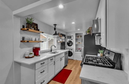 Coeur d'Alene House | Pet-Friendly Cozy Midtown Cabin Retreat