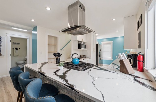 New Baltimore House | Pet Friendly/Gated Backyard/Game room/Hot Tub
