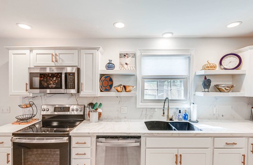 Tulip Grove House | Pet-Friendly Getaway: 15 Mi to Downtown Nashville