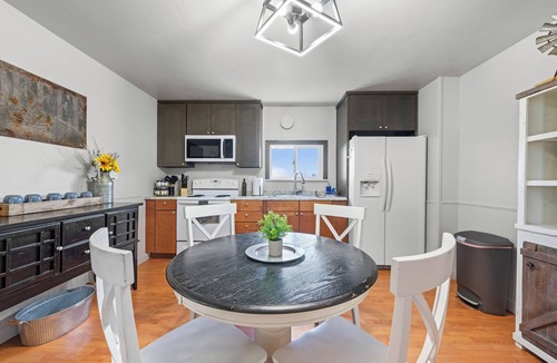 Finley House | Pet-Friendly Home and Farm Style Experience