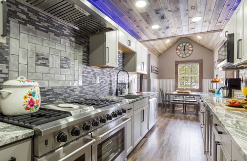 Island Park House | Pet Friendly Home! Cub House,3Br/2½Ba,Sleeps 8,Firepit,BBQ,Golf,20m 2 YNP