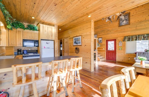 Salmon House | Pet-Friendly Idaho Home on the Salmon River!