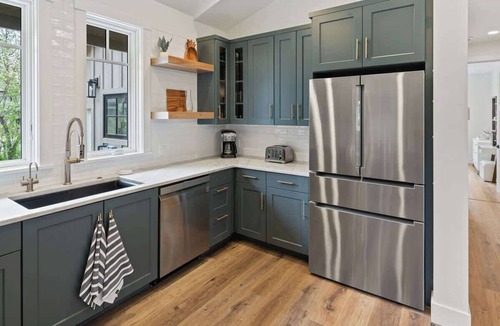 Dover Bay House | Pet Friendly Luxury Home w/Private Hot Tub