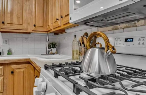 Manito Cottage | Pet friendly near parks and hospitals