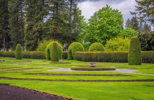 Manito Cottage | Pet friendly near parks and hospitals