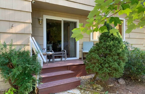 Shoshone County House | Pet-Friendly Pinehurst Home: Hike, Bike & Ski!