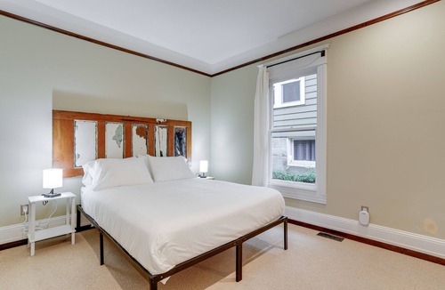Greenwood House | Pet-Friendly Seattle Home ~ 6 Mi to Downtown!